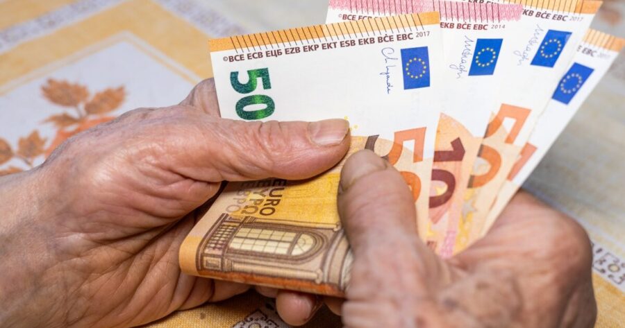 Συντάξεις: Κλείδωσε η αύξηση – Πόσα θα πάρουν 671.586 συνταξιούχοι