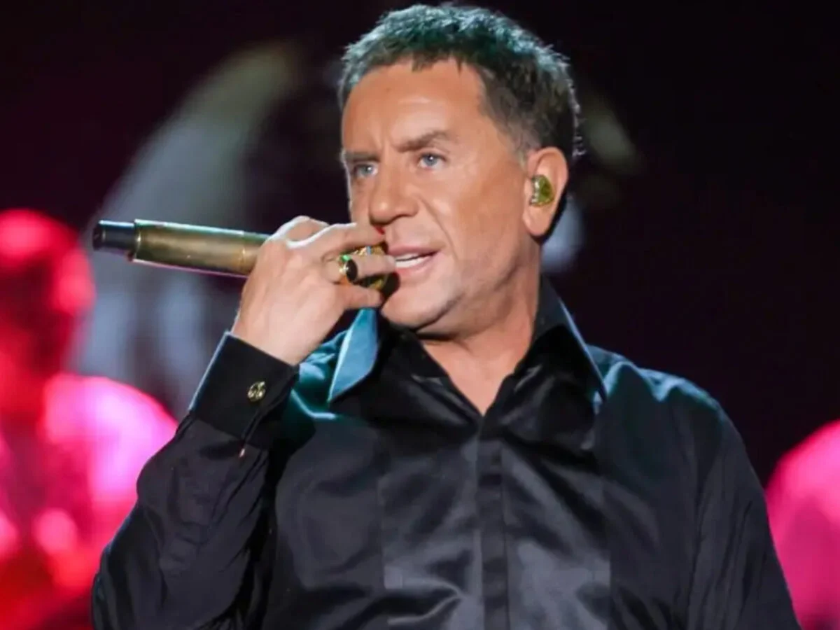 Σείστηκε η Ακτή Πειραιώς στην πρεμιέρα του Γιώργου Μαζωνάκη – Τα σπαρακτικά λόγια του (Βίντεο)