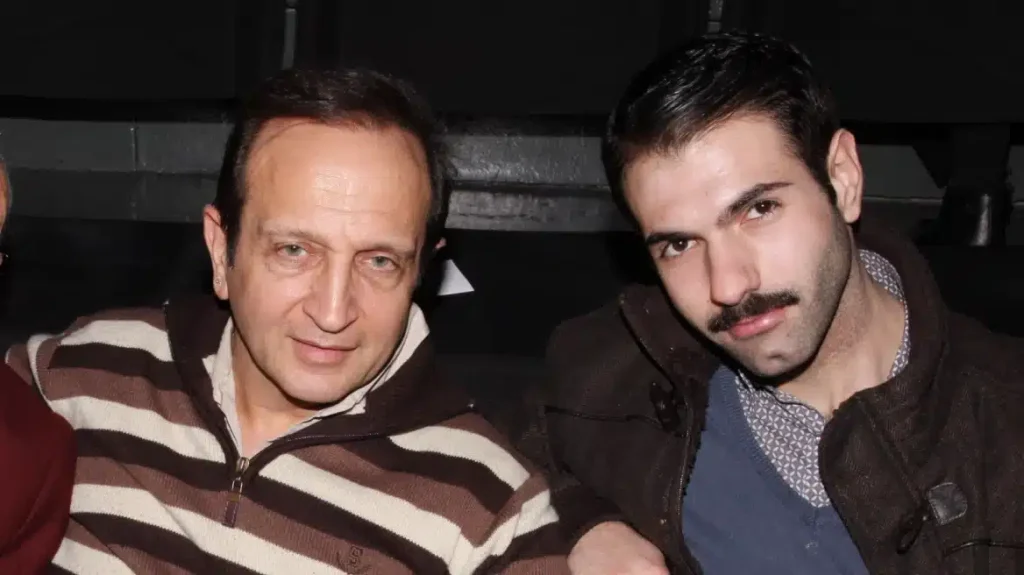 Ξεσπά ο ηθοποιός Γιώργος Καρκάς κατά του Μπιμπίλα, μετά την «αποκάλυψη» ότι είχαν σχέση – «Έχω πάει σπίτι του 3 φορές, τα τελευταία 5 χρόνια»