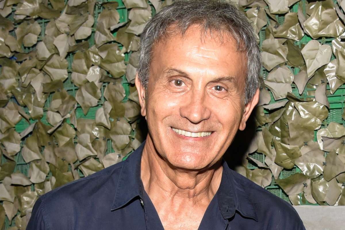 Θρήνος για τον Γιώργο Νταλάρα