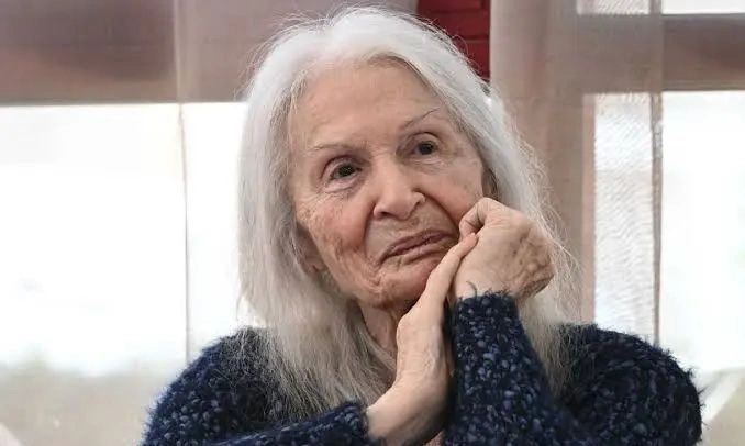 «Σταμάτησε να τρώει! Ζυγίζει 42 κιλά!»: Διέρρευσε φώτο της ηθοποιού Μπέτυς Βαλάση και δεν την γνωρίσαμε… είναι μία άλλη – Η τελευταία εικόνα