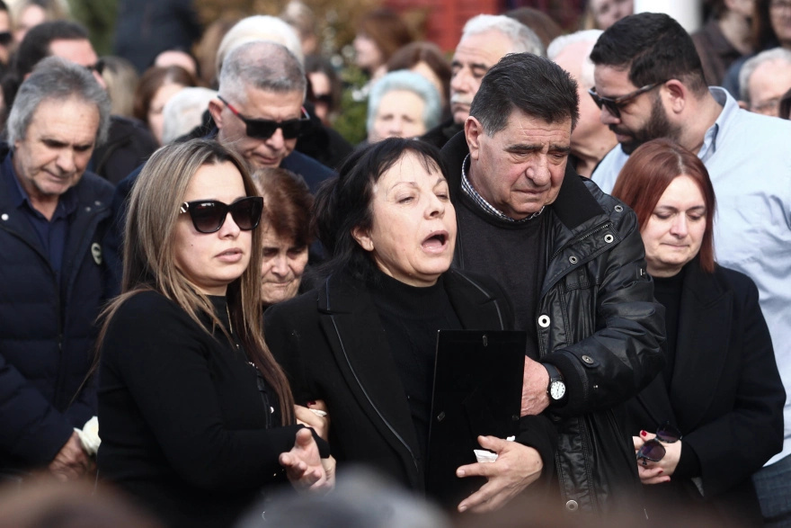 ΑΥΤΗ ΤΗ ΣΤΙΓΜΗ Η ΚΗΔΕΙΑ ΤΗΣ ΕΛΕΝΗΣ ΑΠΟ ΤΟ ΒΙΟΛΑΝΤΑ