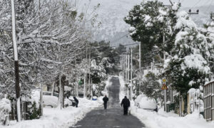 Καιρός: Νέα επιδείνωση το επόμενο 24ωρο με κατακόρυφη πτώση του υδραργύρου – Πού θα χιονίσει
