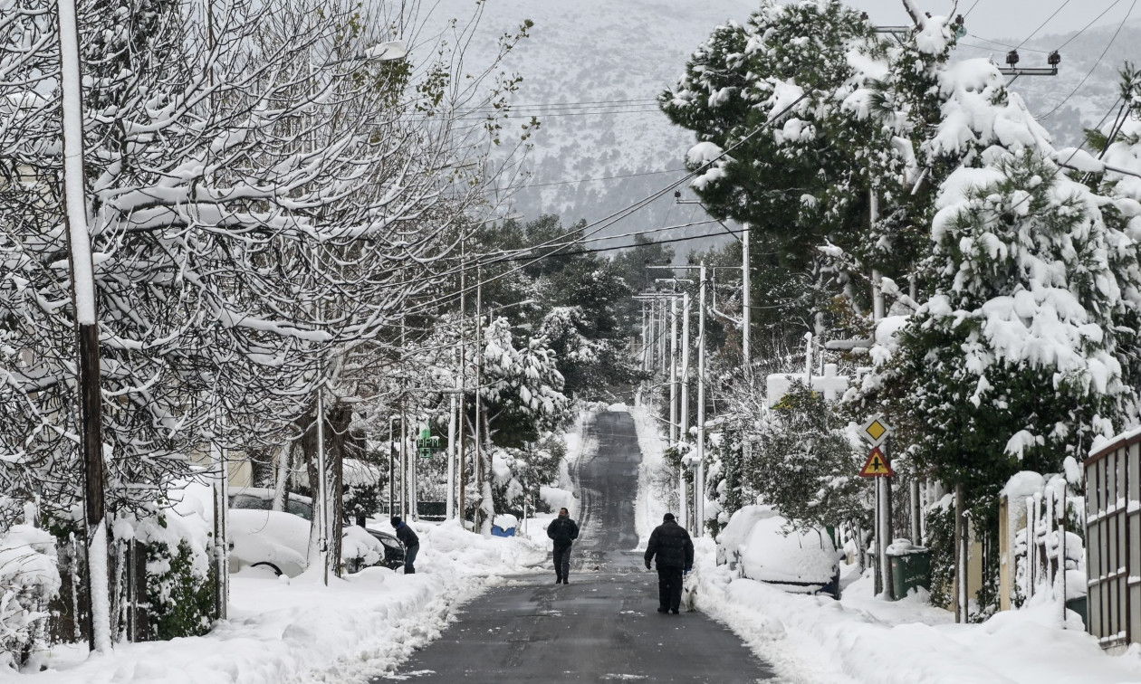 Καιρός: Νέα επιδείνωση το επόμενο 24ωρο με κατακόρυφη πτώση του υδραργύρου - Πού θα χιονίσει