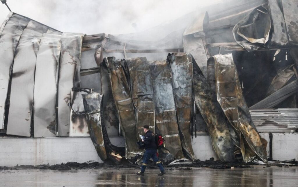 “Δεν ήταν τυχαίο που χθες βράδυ…” ΦΡΙΚΗ με ότι μαθεύτηκε για το εργοστάσιο Βιολάντα και τη φονική έκρηξη