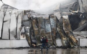 “Δεν ήταν τυχαίο που χθες βράδυ…” ΦΡΙΚΗ με ότι μαθεύτηκε για το εργοστάσιο Βιολάντα και τη φονική έκρηξη