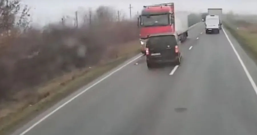 ΣΟΚ “ΕΓΩ ΕΙΔΑ…” ΜΟΛΙΣ ΤΟ ΕΙΠΕ Ο ΟΔΗΓΟΣ ΤΗΣ ΝΤΑΛΙΚΑΣ ΠΟΥ ΣΥΓΚΡΟΥΣΤΗΚΕ ΜΕ ΤΟ ΒΑΝ