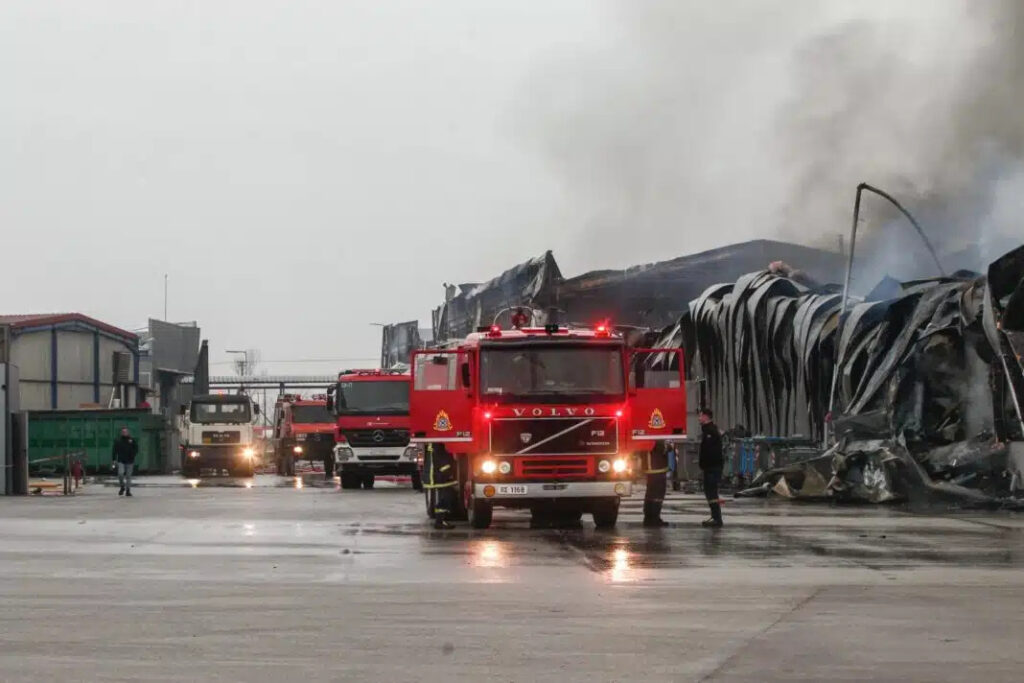 “Λειτουργούσε χωρίς…” Η τραγική ειρωνεία πίσω απο το εργοστάσιο της “Βιολάντα” την ώρα της φονικής έκρηξης