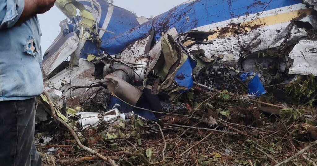 Συνετρίβη αεροπλάνο – Στους 15 οι νεκροί – Μεταξύ τους πολιτικός και υποψήφιος βουλευτής