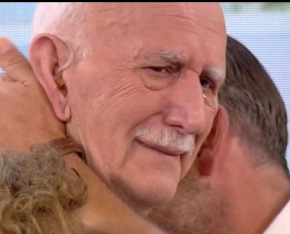 Ραγιζει καρδιες ο αγαπημενος του με μια αναρτηση