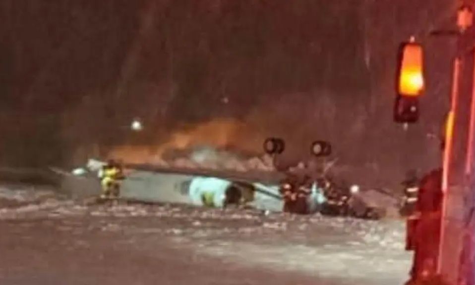 ΣΥΝΤΡΙΒΗ ΑΕΡΟΣΚΑΦΟΥΣ ΤΩΡΑ: ΑΓΝΟΟΥΝΤΑΙ 8 ΕΠΙΒΑΤΕΣ