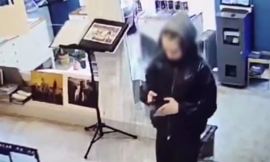 Εντοπίστηκε η 16χρονη Λόρα – Νέο βίντεο ντοκουμέντο από κάμερα ασφαλείας