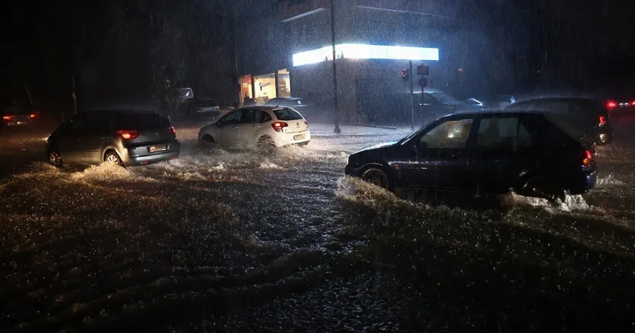 ΜΠΛΑΚ AOYT ΤΩΡΑ ΣΤΗΝ ΑΘΗΝΑ – XAOΣ