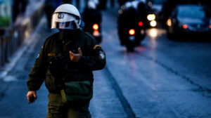 EKTAKTO : Συναγερμός στο κέντρο της Αθήνας