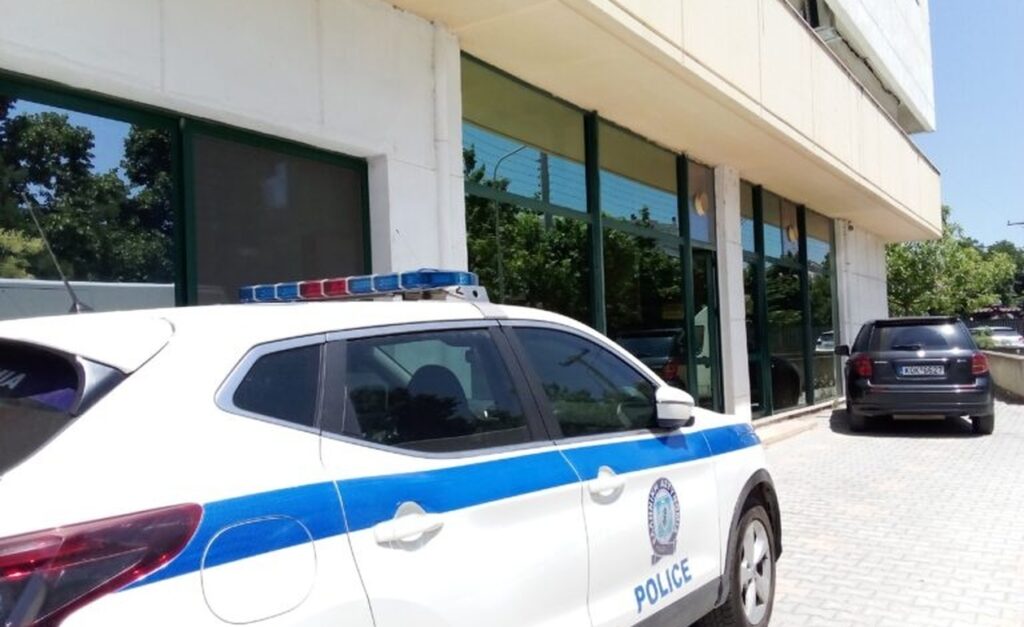 Γνωστός γιατρός έπεσε ξαφνικά νεκρός στον δρόμο από ανακοπή καρδιάς!