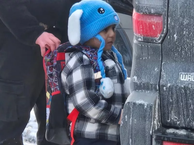 ΕΚΤΑΚΤΟ: ΣΥΝΕΛΑΒΑΝ 5ΧΡΟΝΟ ΑΓΟΡΑΚΙ ΚΑΘΩΣ ΓΥΡΙΖΕ ΣΠΙΤΙ ΤΟΥ