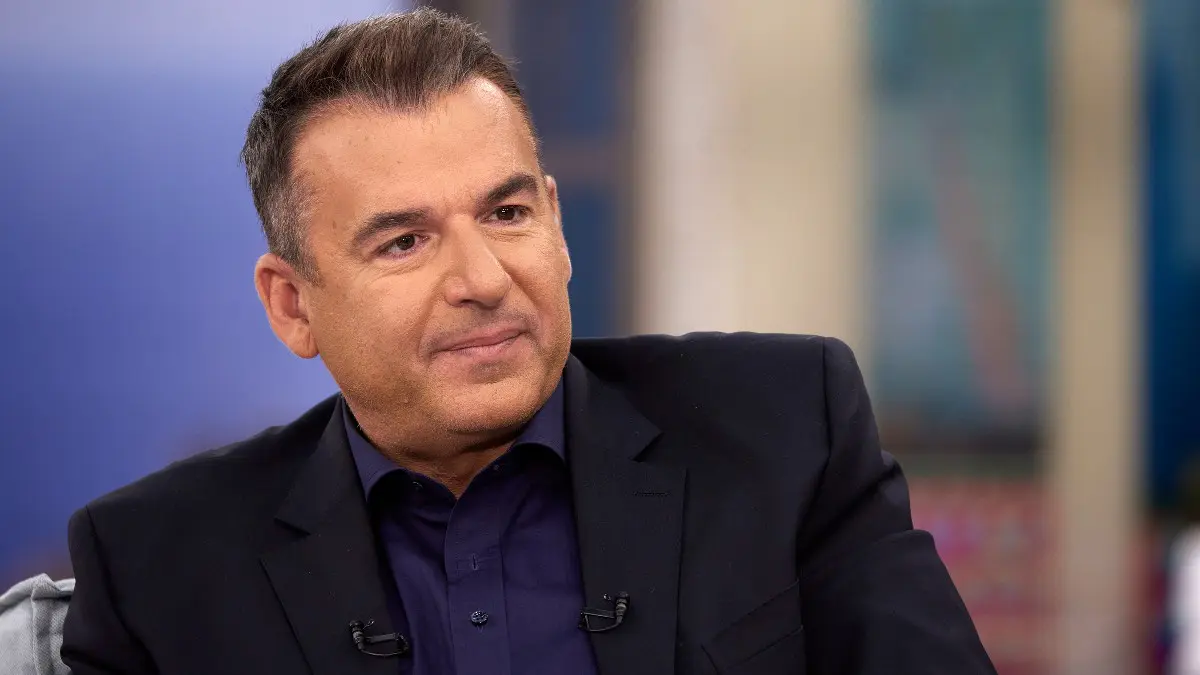 Γιώργος Λιάγκας: Έπεσε από τις σκάλες του σπιτιού του – Η Αντωνά τον μετέφερε νοσοκομείο!