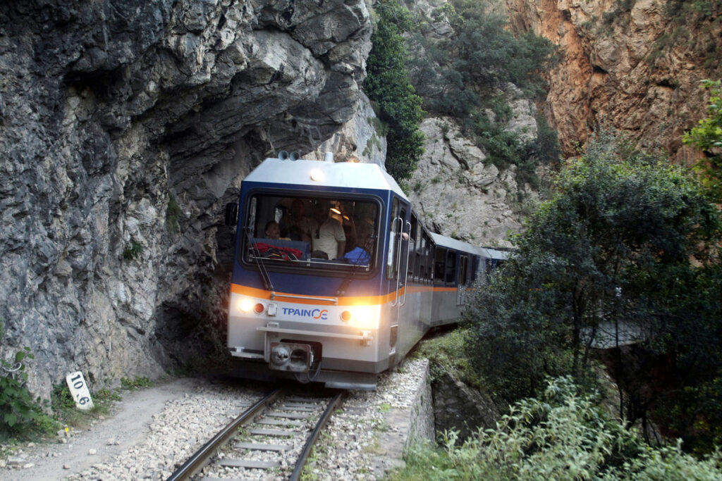 ΟΔΟΝΤΩΤΟΣ: ΣΥΡΜΟΣ ΠΡΟΣΕΚΡΟΥΣΕ ΣΕ ΒΡΑΧΟ
