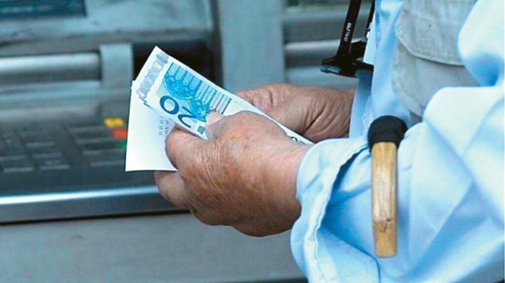 Ποιοι βλέπουν «μπόνους» έως 252 ευρώ στη σύνταξη