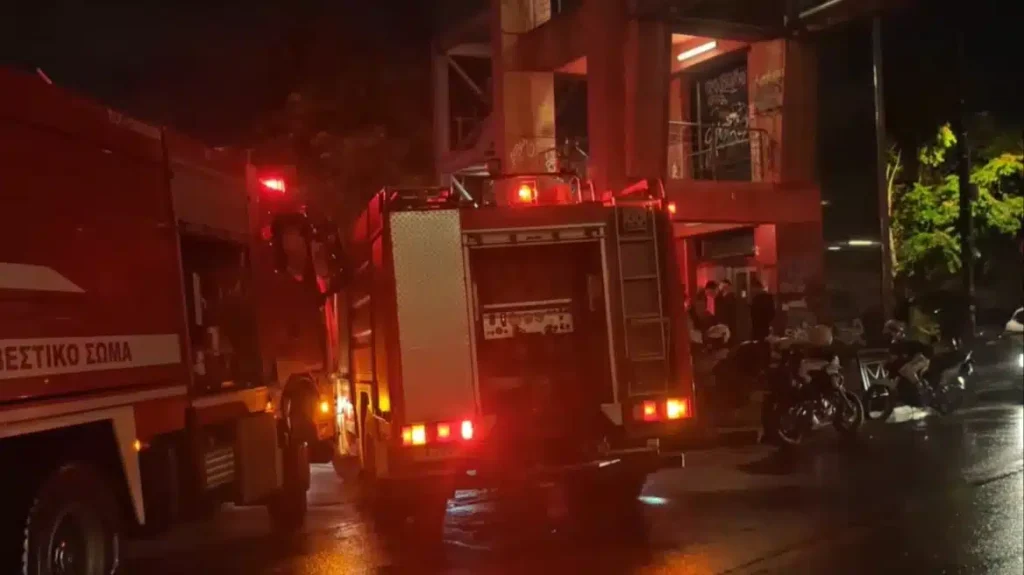 Φωτιά σε εγκαταλελειμμένο εργοστάσιο στα Άνω Πατήσια