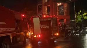 Φωτιά σε εγκαταλελειμμένο εργοστάσιο στα Άνω Πατήσια