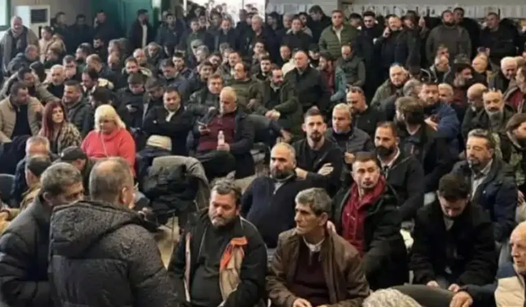 Αγρότες: Κλείνουν τους δρόμους από και προς Αθήνα μετά τα Θεοφάνεια – «Θα πάμε όλοι μαζί έξω από το Μαξίμου»