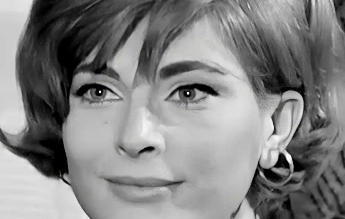 Πέθανε μακριά από τα φώτα της δημοσιότητας η όμορφη «αδελφή» του Θανάση Βέγγου στην ταινία παπατρέχας