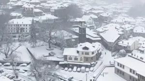 Έρχεται πολικό ψύχος από την Κυριακή – Χιόνια και στα πεδινά τη Δευτέρα – Πού θα το στρώσει