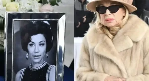 Θρήνος στην κηδεία της Μέλπως Ζαρόκωστα – Συγκινημένος ο γιος της στο τελευταίο «αντίο»