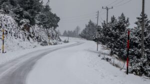 Τώρα: ΕΠΙΤΕΛΟΥΣ Ξεκίνησε να χιονίζει