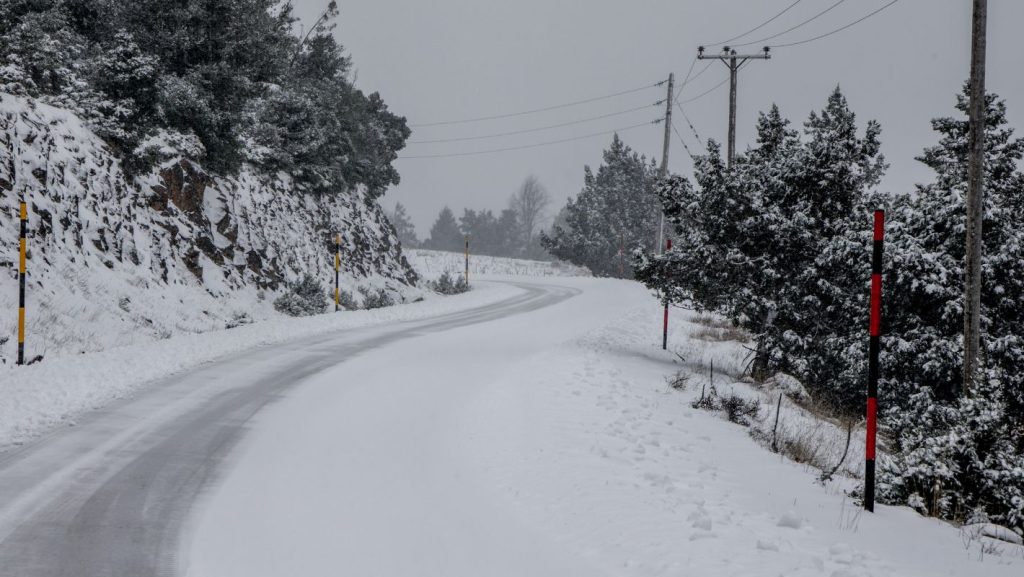Τώρα: ΕΠΙΤΕΛΟΥΣ Ξεκίνησε να χιονίζει