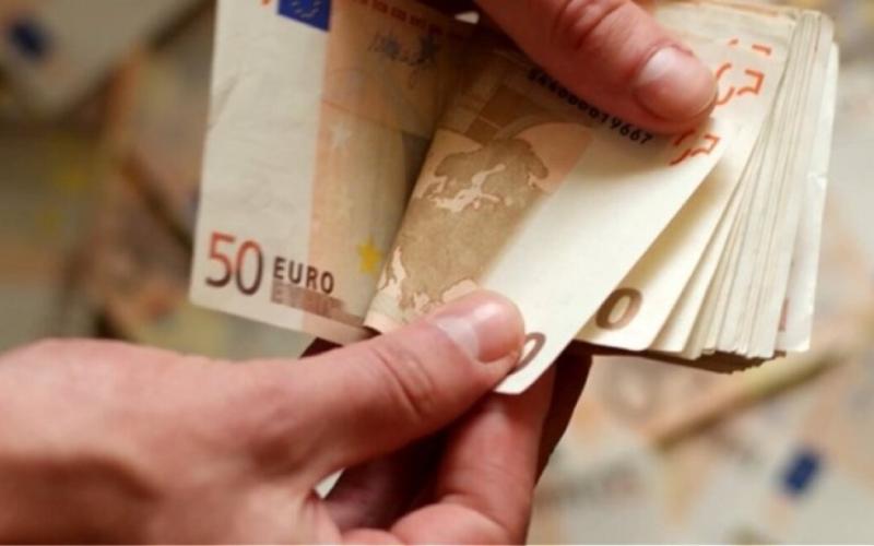 Αυξήσεις «φωτιά» στους μισθούς το 2026 – Πόσο θα πάει ο κατώτατος μισθός, πόσα χρήματα θα σας δώσει το αφεντικό