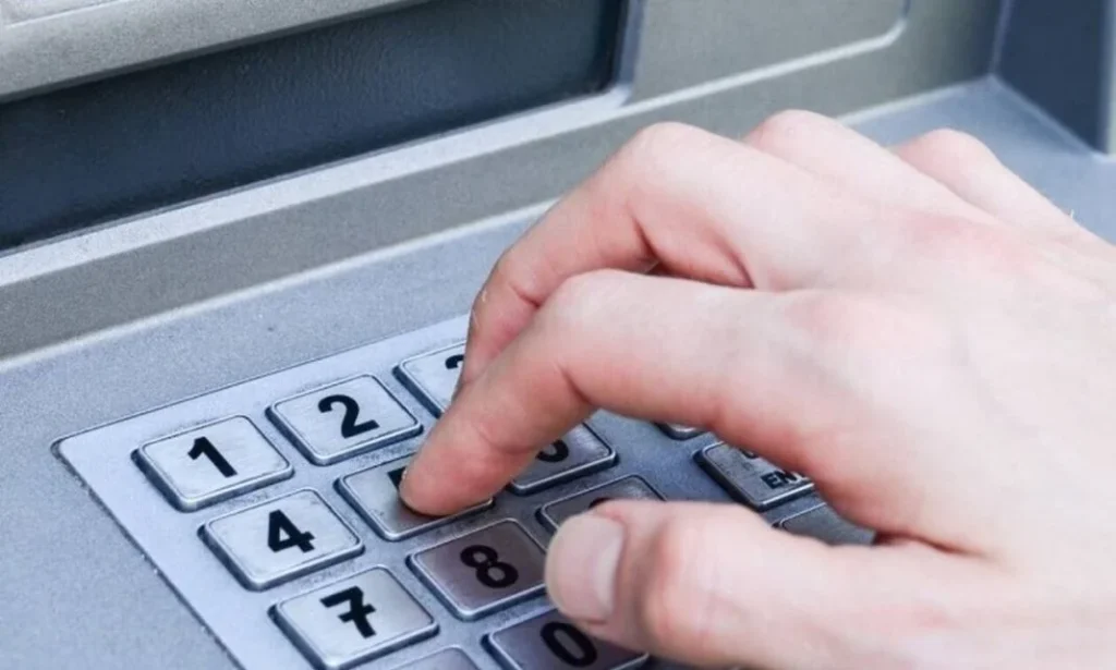 Έκτακτo για όσους έχουν λογαριασμό σε Εθνική, Alpha Bank, Πειραιώς