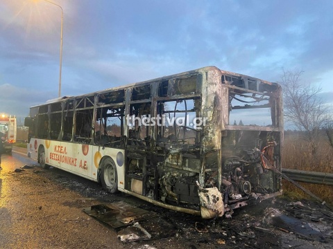 Φωτιά σε εν κινήσει αστικό λεωφορείο