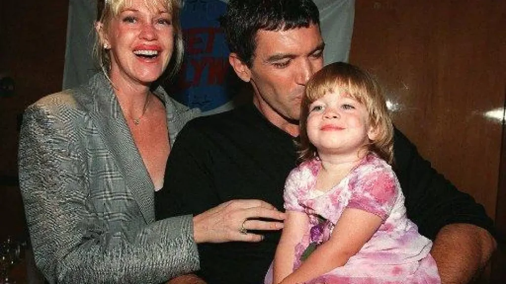 Το Διαδίκτυο τρελαίνεται: Η κόρη του Αντόνιο Μπαντέρας σαγηνεύει τους θαυμαστές με την ομορφιά της-Οι παντρεμένοι άντρες να προσέχουν!