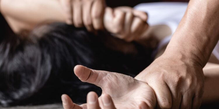 «Απορώ που δεν έχει βγει ένταλμα σύλληψης – Οι αστυνομικοί δεν πήραν ούτε τα σεντόνια για τεστ DNA»