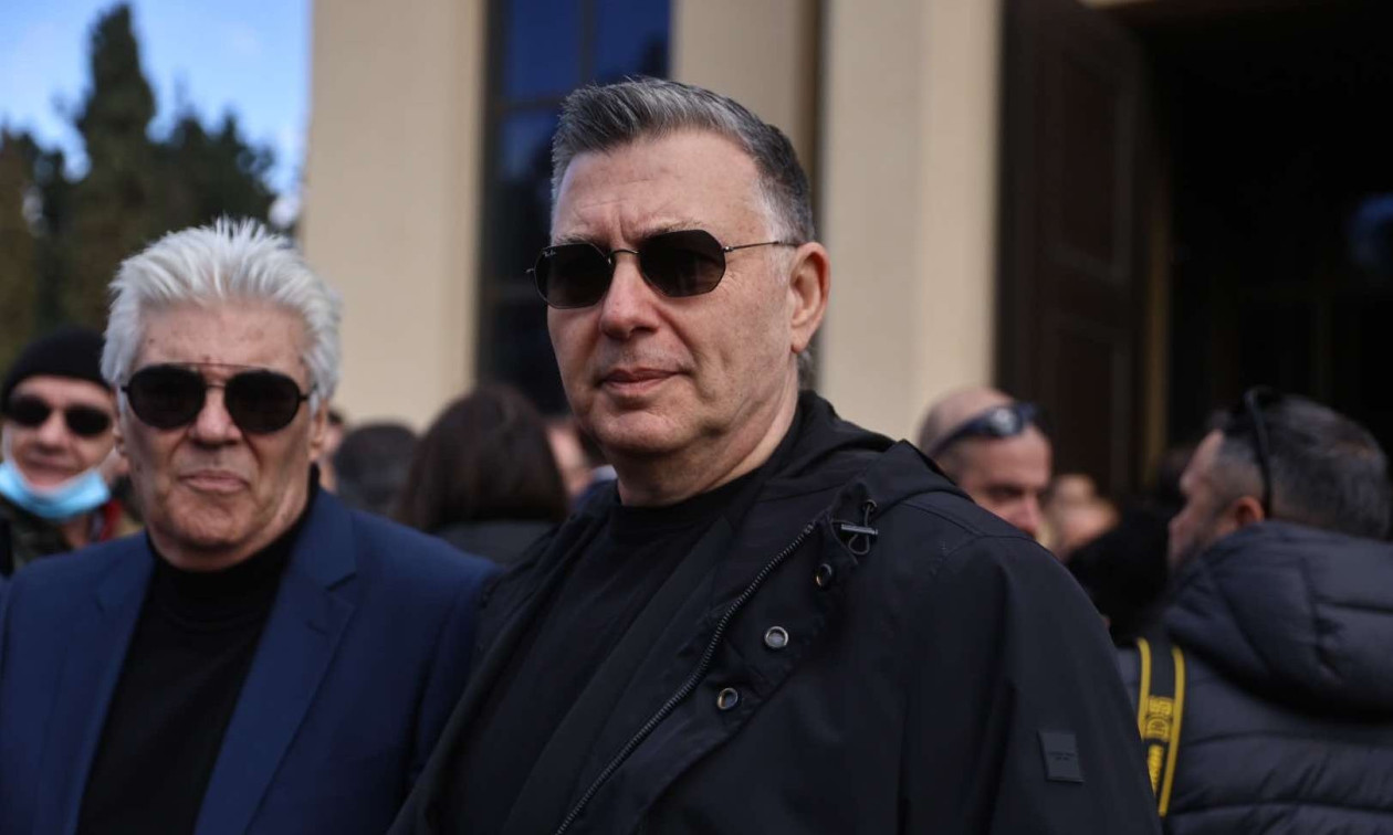 ΜΑΘΕΥΤΗΚΕ: ΑΠΟ ΑΥΤΗ ΤΗΝ ΑΣΘΕΝΕΙΑ ΤΑΛΑΙΠΩΡΕΙΤΑΙ Ο ΝΙΚΟΣ ΜΑΚΡΟΠΟΥΛΟΣ - ΕΒΓΑΛΕ...