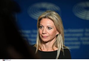 ΤΩΡΑ – Με αυτούς πάει για νίκη: Οι 2 καλλιτέχνες που πάνε στο κόμμα Καρυστιανού