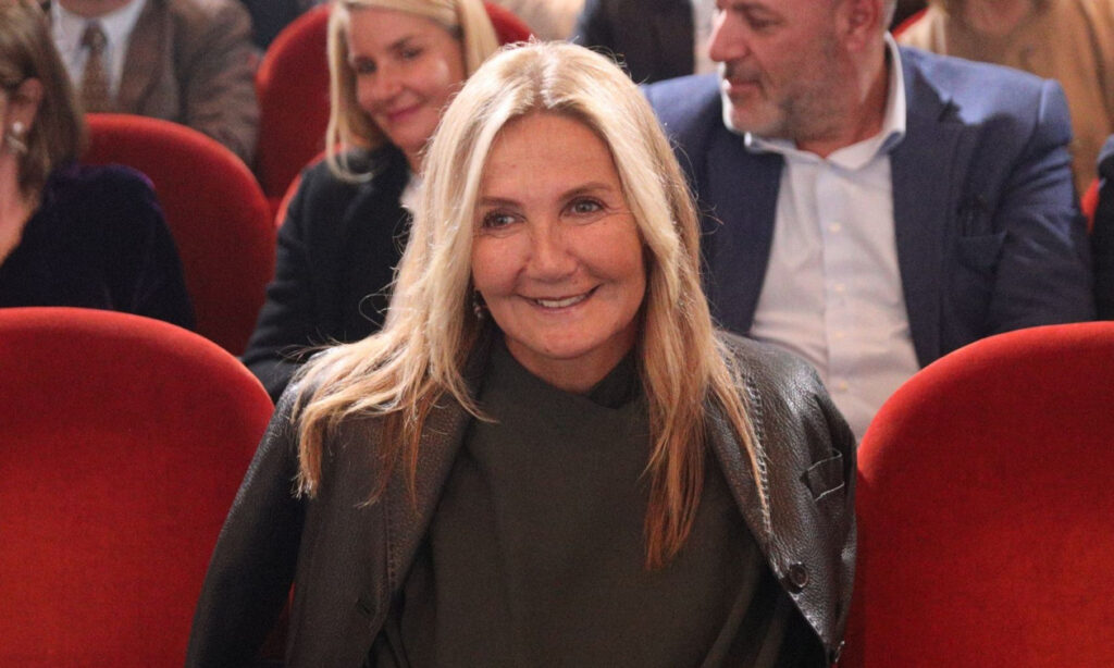 ΕΚΤΑΚΤΟ: ΔΥΣΚΟΛΕΣ ΩΡΕΣ ΓΙΑ ΤΗΝ ΜΑΡΕΒΑ ΜΗΤΣΟΤΑΚΗ – ΚΑΙ ΤΑ ΔΥΟ ΤΗΣ ΧΕΡΙΑ…