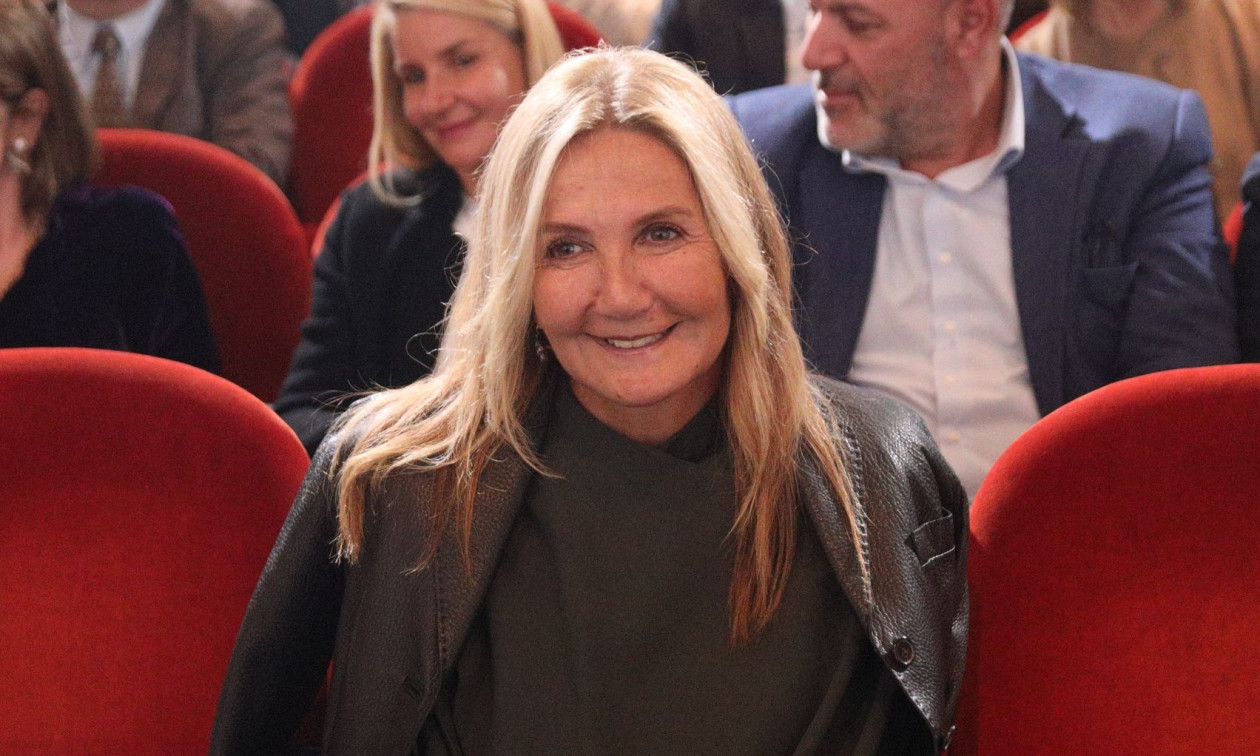 ΕΚΤΑΚΤΟ: ΔΥΣΚΟΛΕΣ ΩΡΕΣ ΓΙΑ ΤΗΝ ΜΑΡΕΒΑ ΜΗΤΣΟΤΑΚΗ - ΚΑΙ ΤΑ ΔΥΟ ΤΗΣ ΧΕΡΙΑ...