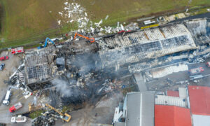 “ΣΟΥ ΗΡΘΕ ΜΥΡΩΔΙΑ;” ΤΡΑΓΙΚΗ ΕΙΡΩΝΙΑ Ο ΔΙΑΛΟΓΟΣ ΜΕ ΤΟΝ ΥΠΕΥΘΥΝΟ ΒΑΡΔΙΑΣ ΛΙΓΟ ΠΡΙΝ ΤΗΝ ΕΚΡΗΞΗ