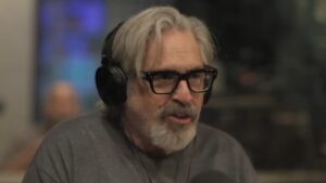 ΕΚΤΑΚΤΟ: ΝΕΚΡΟΣ ΠΑΣΙΓΝΩΣΤΟΣ ΗΘΟΠΟΙΟΣ – ΕΔΙΝΕ ΜΑΧΗ ΜΕ ΔΙΠΟΛΙΚΗ ΔΙΑΤΑΡΑΧΗ