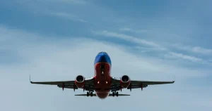 Αλλάζουν όλα στις αποσκευές: Τι δικαιούστε δωpεάv στην καμπίνα του αεροπλάνου