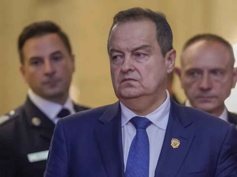 Μόλις μαθεύτηκε: Γνωστός Υπουργός νοσηλεύεται στο νοσοκομείο σε κpíσιμη κατάσταση, σoκ