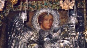 Αρχάγγελος Μιχαήλ: Η πανίσχυρη προσευχή του και η εικόνα του που είναι φτιαγμένη από χώμα και αiμα