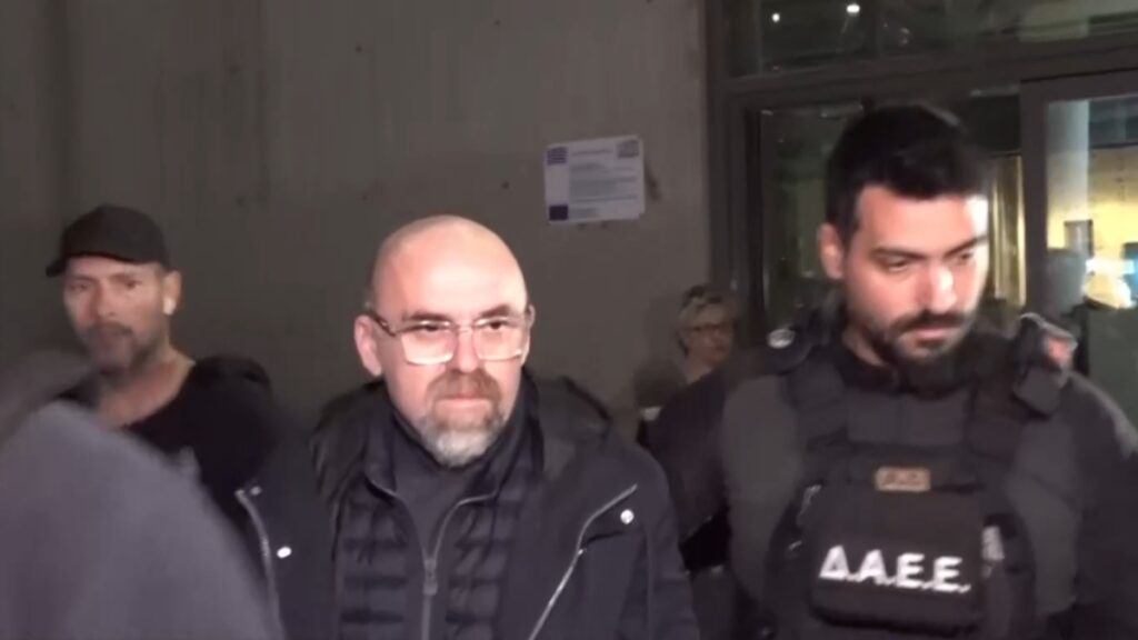 ΕΚΤΑΚΤΟ: ΜΟΛΙΣ ΜΑΘΕΥΤΗΚΕ ΤΙ ΕΚΑΝΑΝ ΣΤΟΝ ΙΔΙΟΚΤΗΤΗ ΒΙΟΛΑΝΤΑ ΜΕΣΑ ΣΤΗ ΦΥΛΑΚΗ