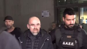 ΕΚΤΑΚΤΟ: ΜΟΛΙΣ ΜΑΘΕΥΤΗΚΕ ΤΙ ΕΚΑΝΑΝ ΣΤΟΝ ΙΔΙΟΚΤΗΤΗ ΒΙΟΛΑΝΤΑ ΜΕΣΑ ΣΤΗ ΦΥΛΑΚΗ