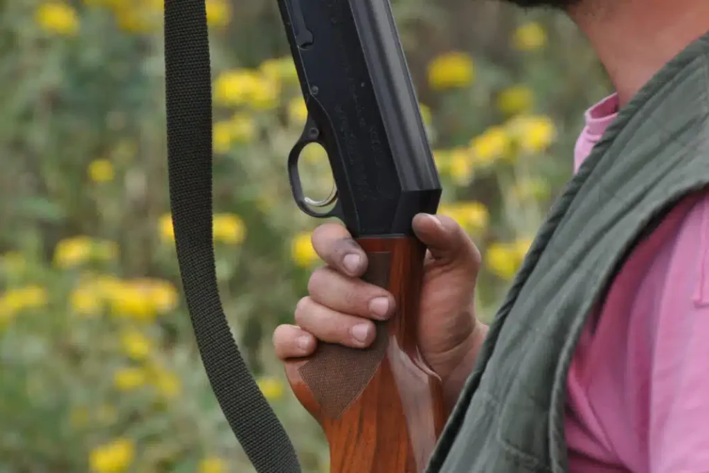 ΧΙΟΣ: ΑΝΤΡΑΣ ΠΥΡΟΒΟΛΗΣΕ ΕΠΕΙΔΗ ΜΠΗΚΑΝ ΑΛΛΟΔΑΠΟΙ ΣΤΟ ΧΩΡΑΦΙ ΤΟΥ