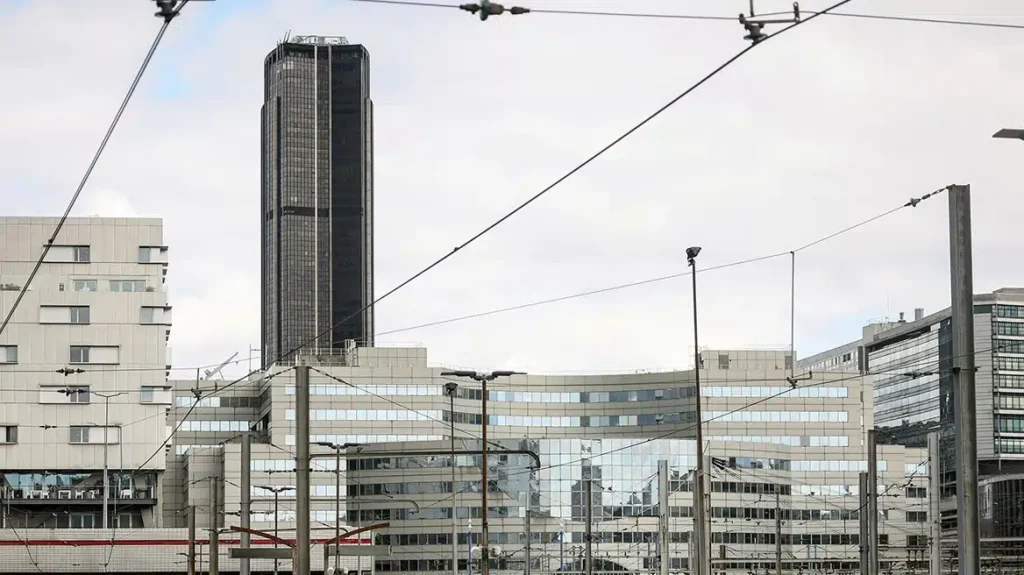 Συναγερμός, εκκενώθηκαν κεντρικά κτίρια μετά από