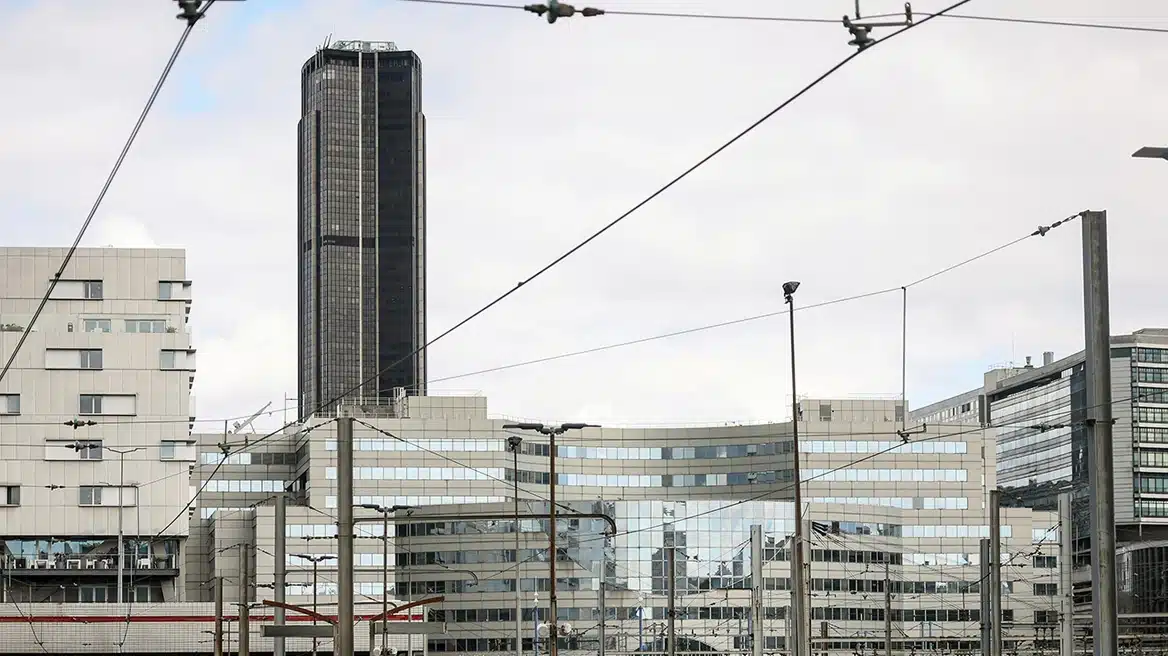 Συναγερμός, εκκενώθηκαν κεντρικά κτίρια μετά από